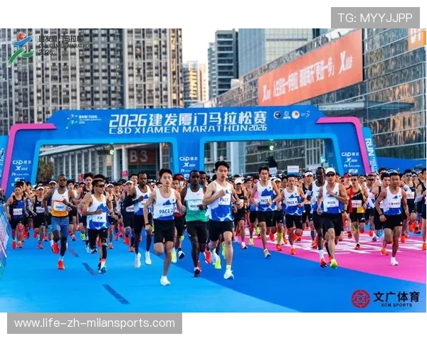 给备赛马拉松跑者的 2026 能量补给指南:补盐还是补糖?最新的科学配比。